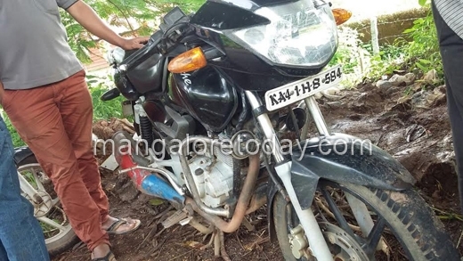 accident bajpe...